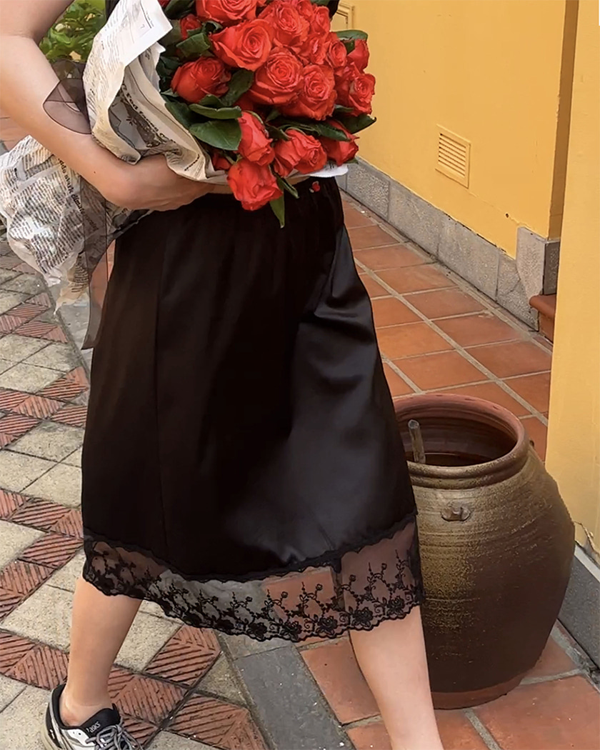 Miss Rosy Skirt (Black)