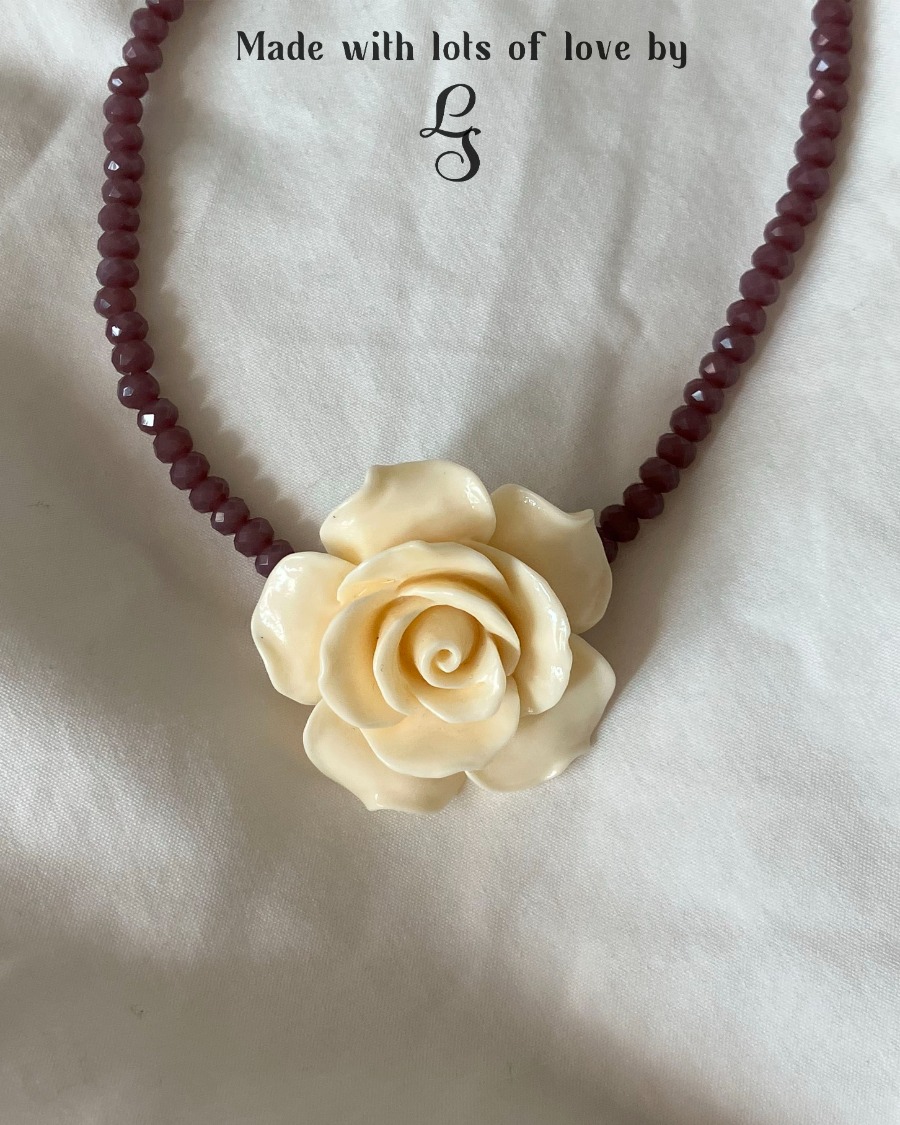 Rose Touch Necklace